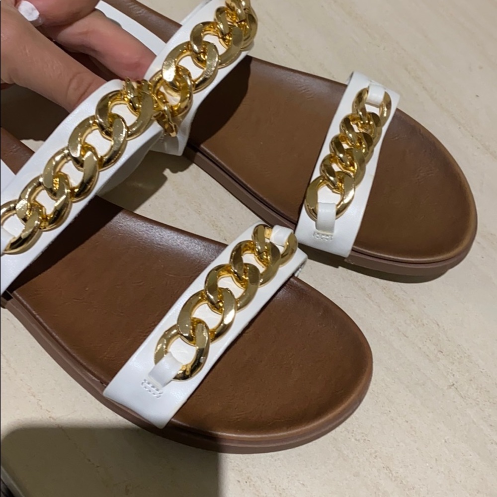Tahari Sandals NWOT